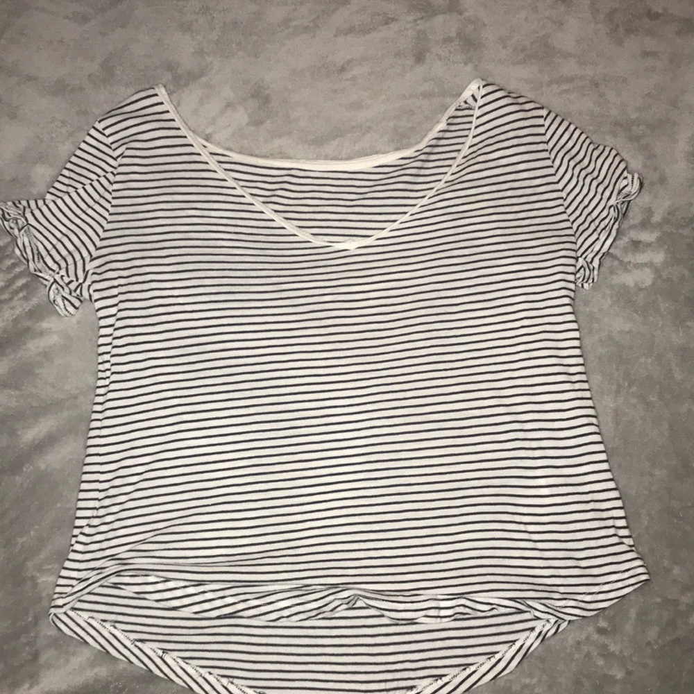 Aeropostale shirt!!💛💛
